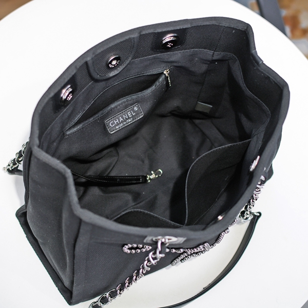 シャネルバッグ着用イメージ